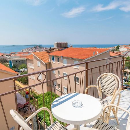 Apartments Jere Proto Примоштен Екстер'єр фото