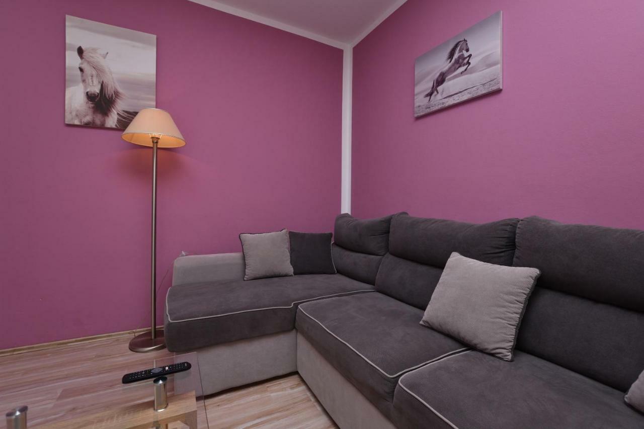 Apartments Jere Proto Примоштен Екстер'єр фото