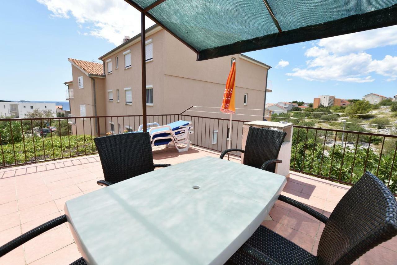 Apartments Jere Proto Примоштен Екстер'єр фото